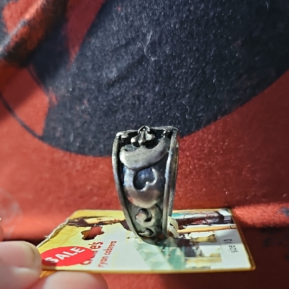 Claire's Bold Silver Men's Ring - Picture 4 of 6